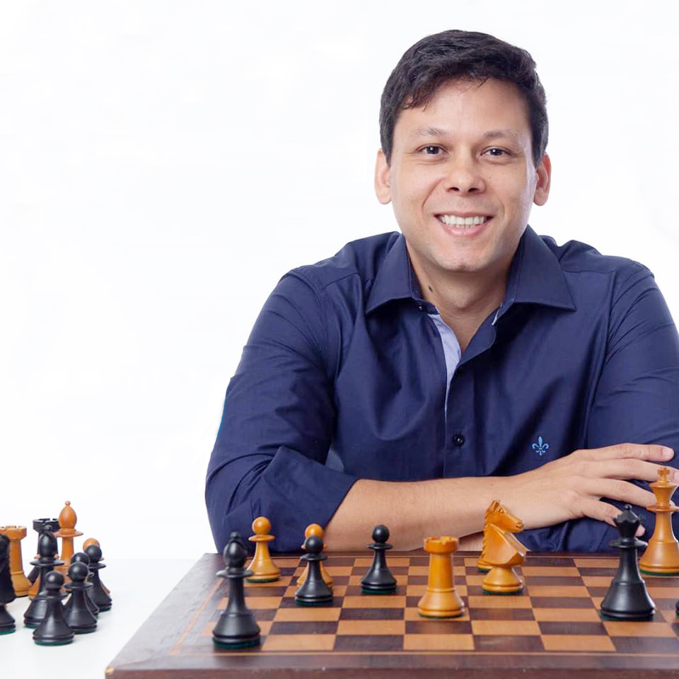 Rafael Leitão embarca para Olimpíada de Xadrez na Geórgia