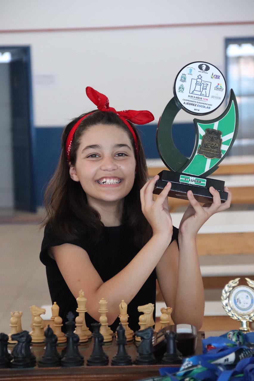 Mariana chega em terceiro no Floripa Chess Open e carimba